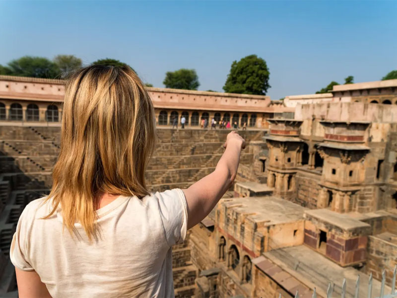 Abhaneri Step Well & Fatehpur Sikri Tour From Jaipur